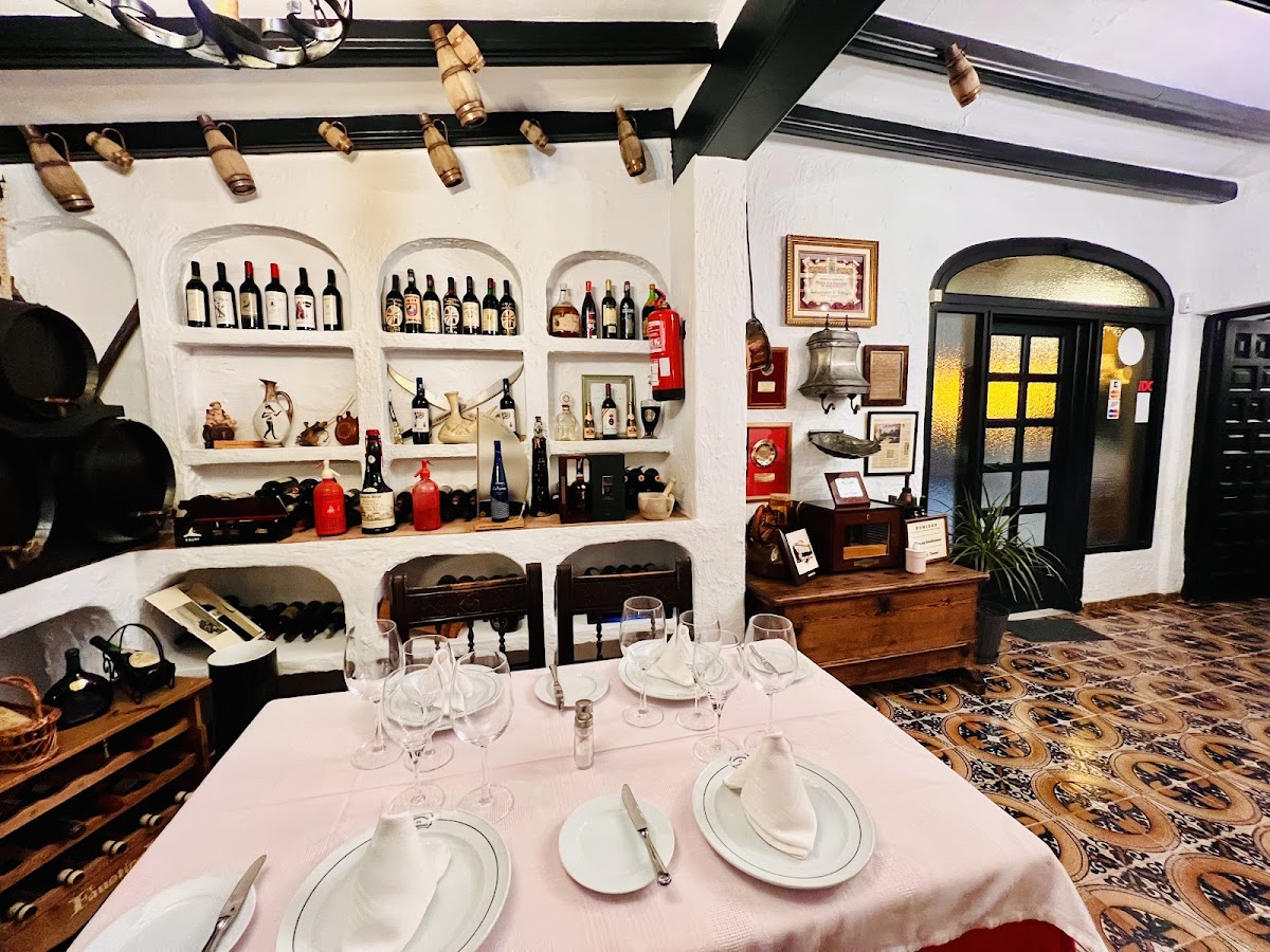 El Bodegón photo 3