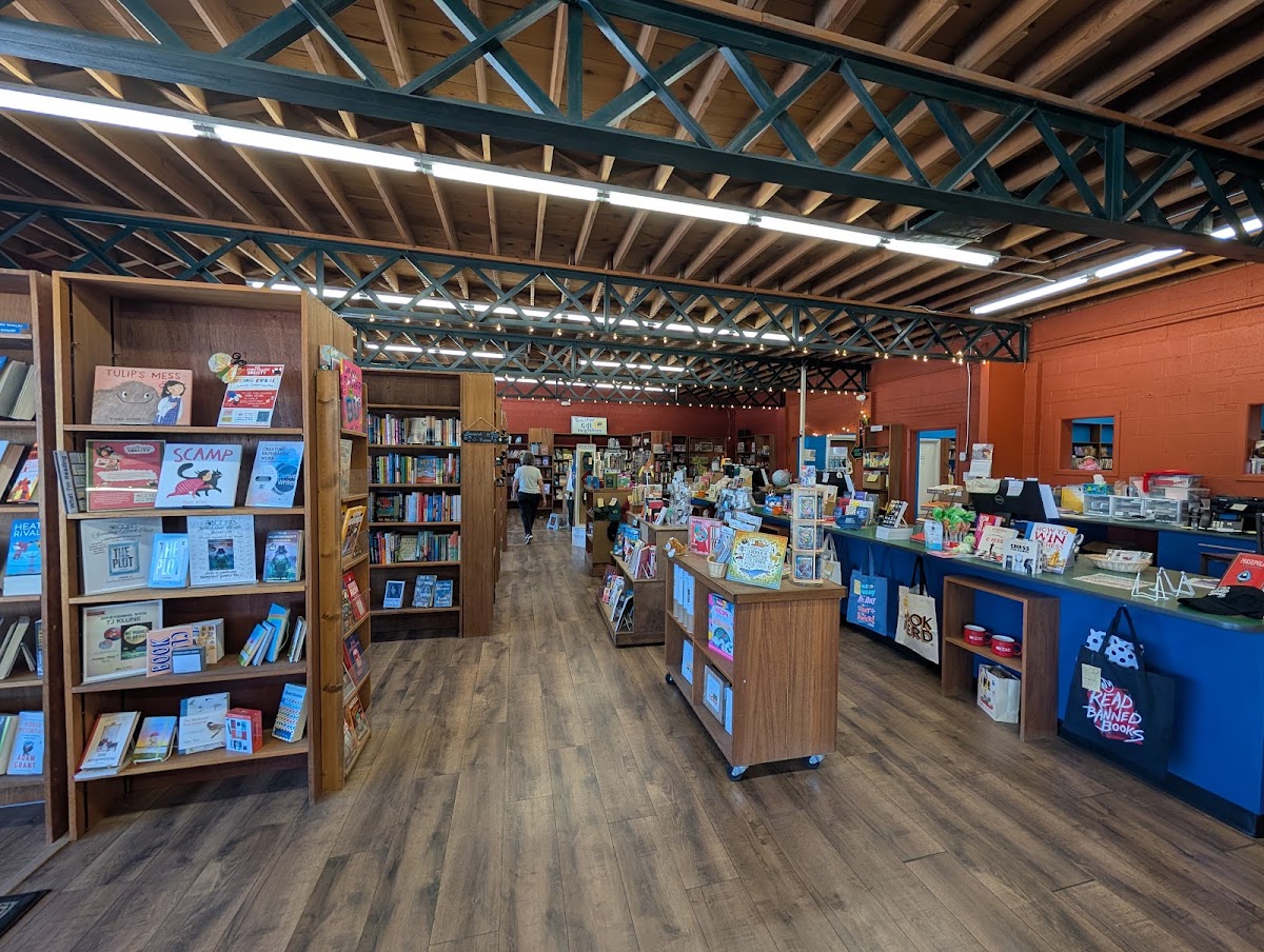 The Bookies Bookstore photo 3