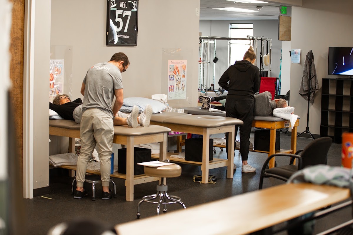 Evolution Physical Therapy & Fitness - Denver photo 3