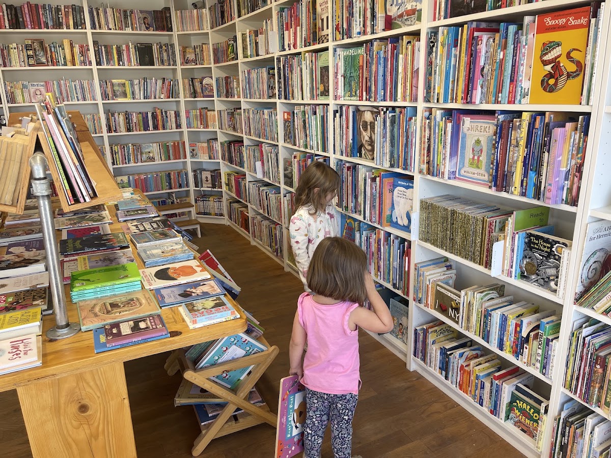 Dream Books Co. photo 3