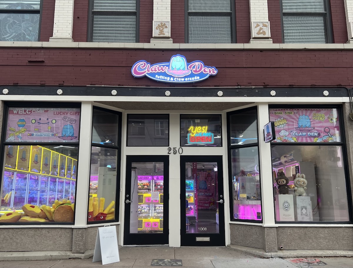 Claw Den