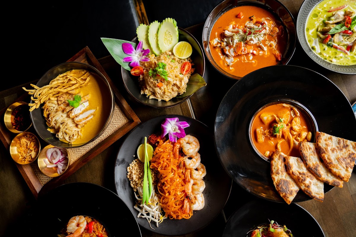 Som Dee Thai Kitchen & Bar photo 2