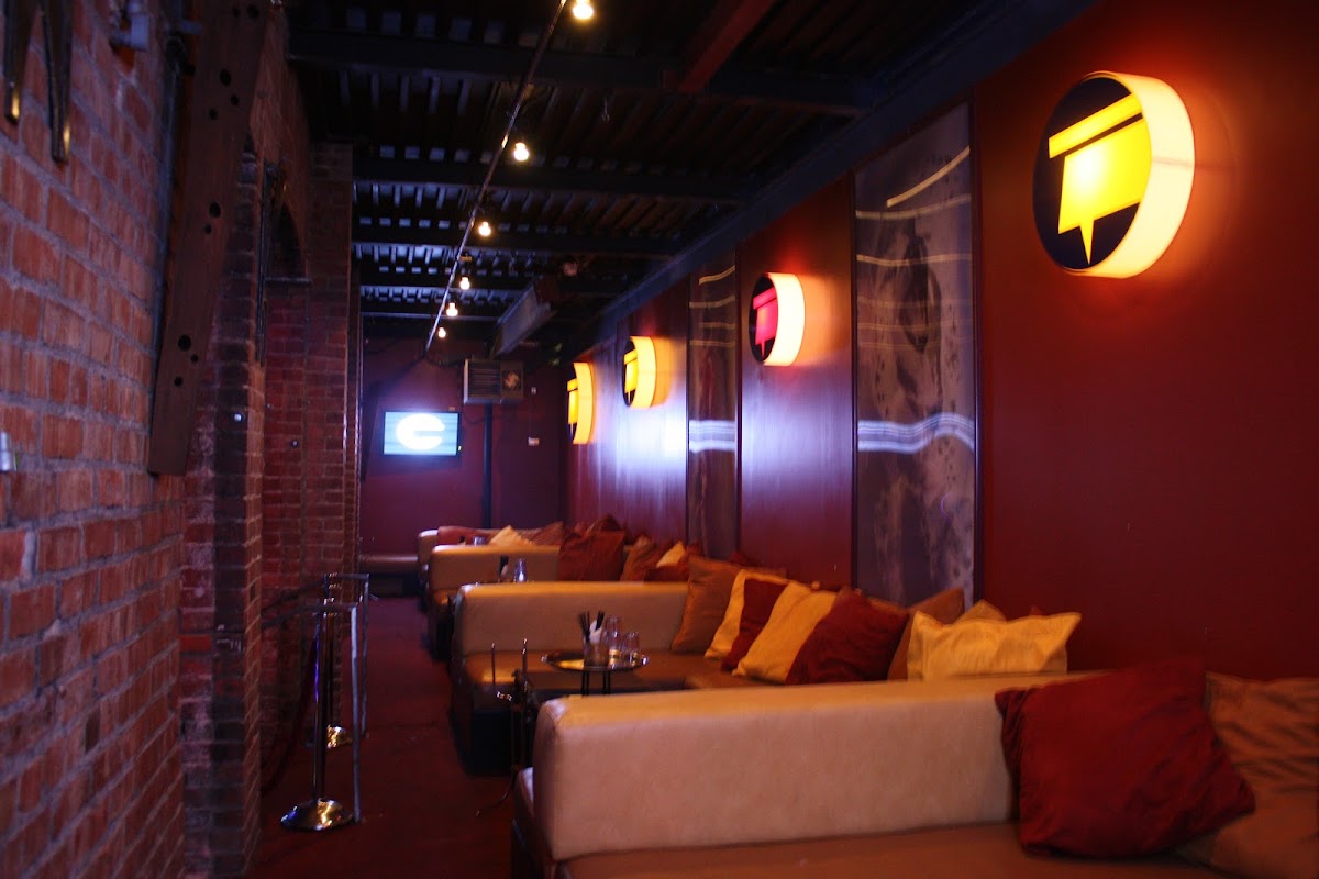Club Vinyl photo 3