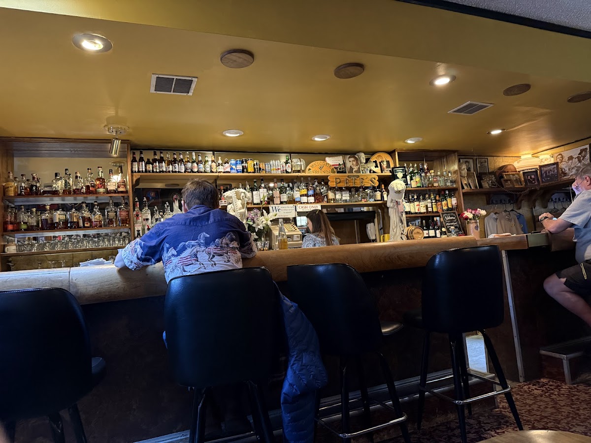 P S Lounge photo 3