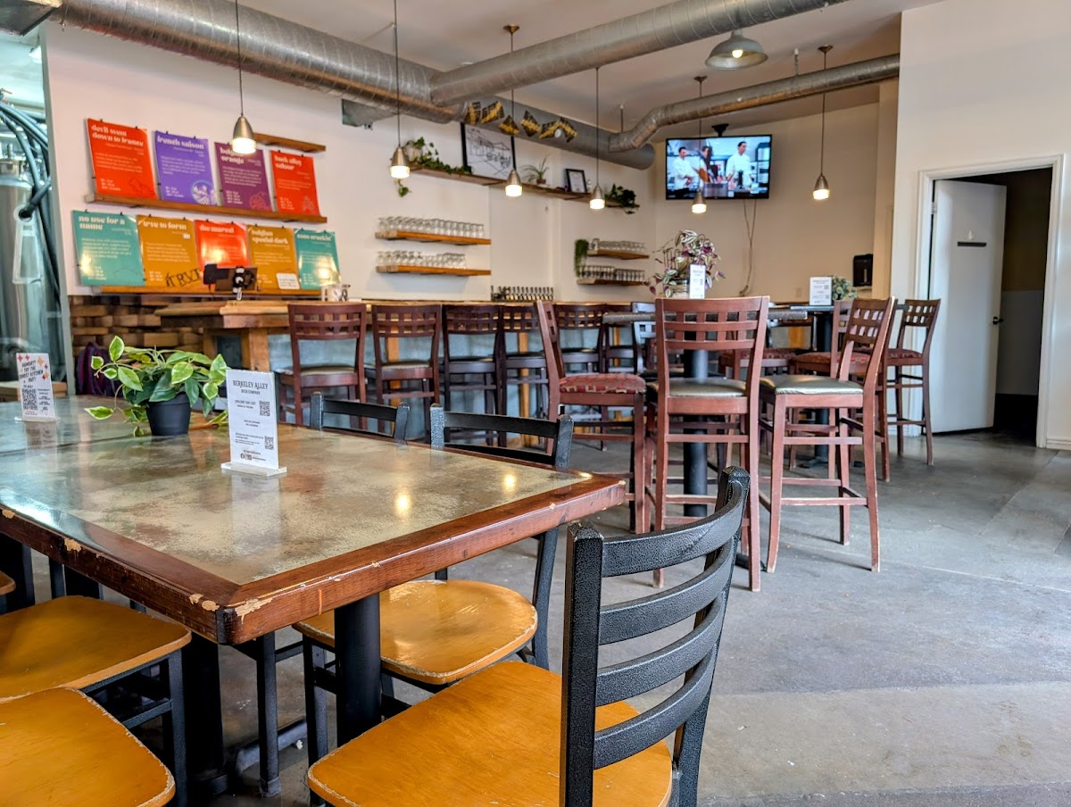 Alley Brews Brewery & Coffee Shop photo 3
