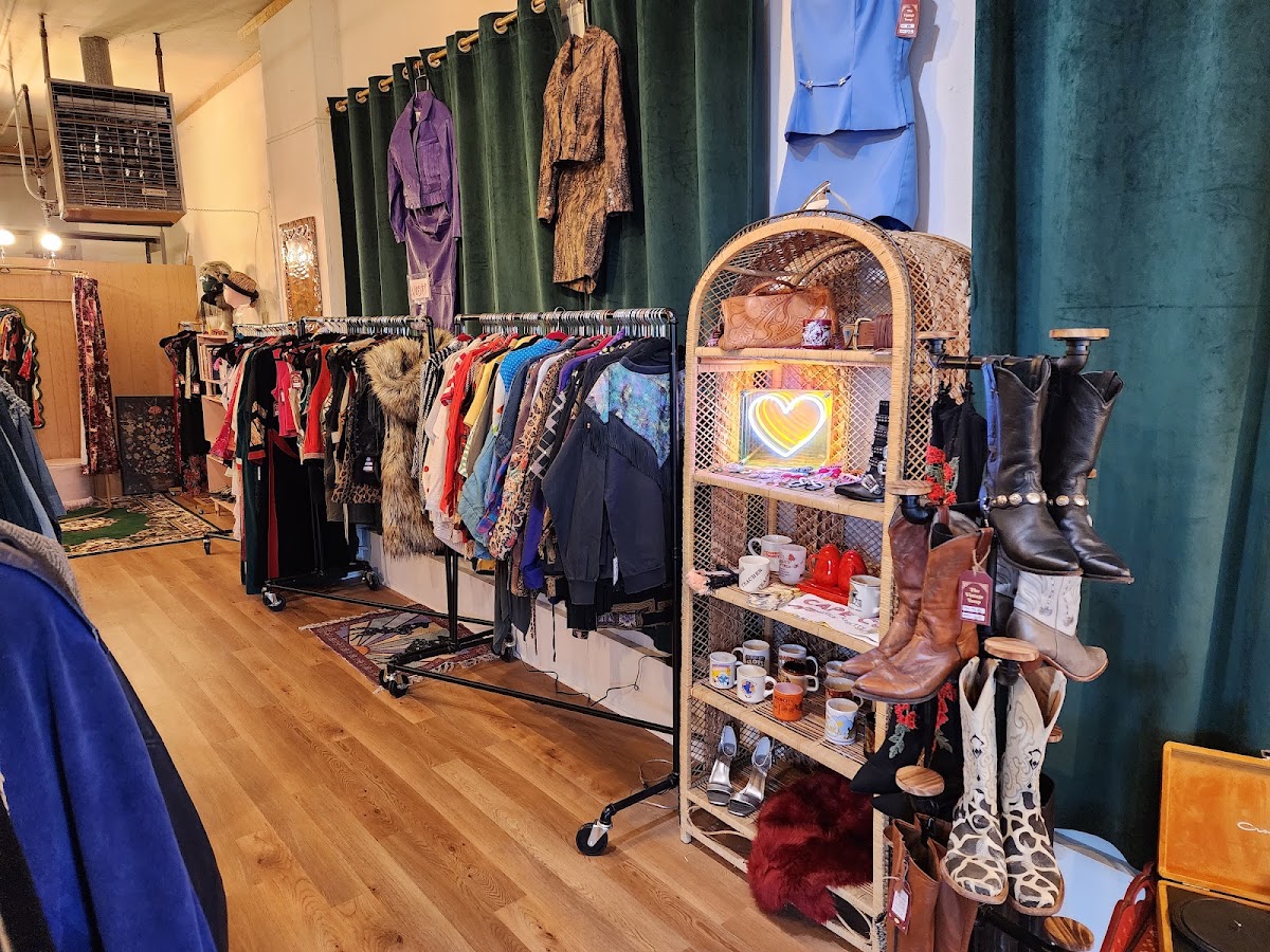 Broadway Bazaar Vintage photo 2