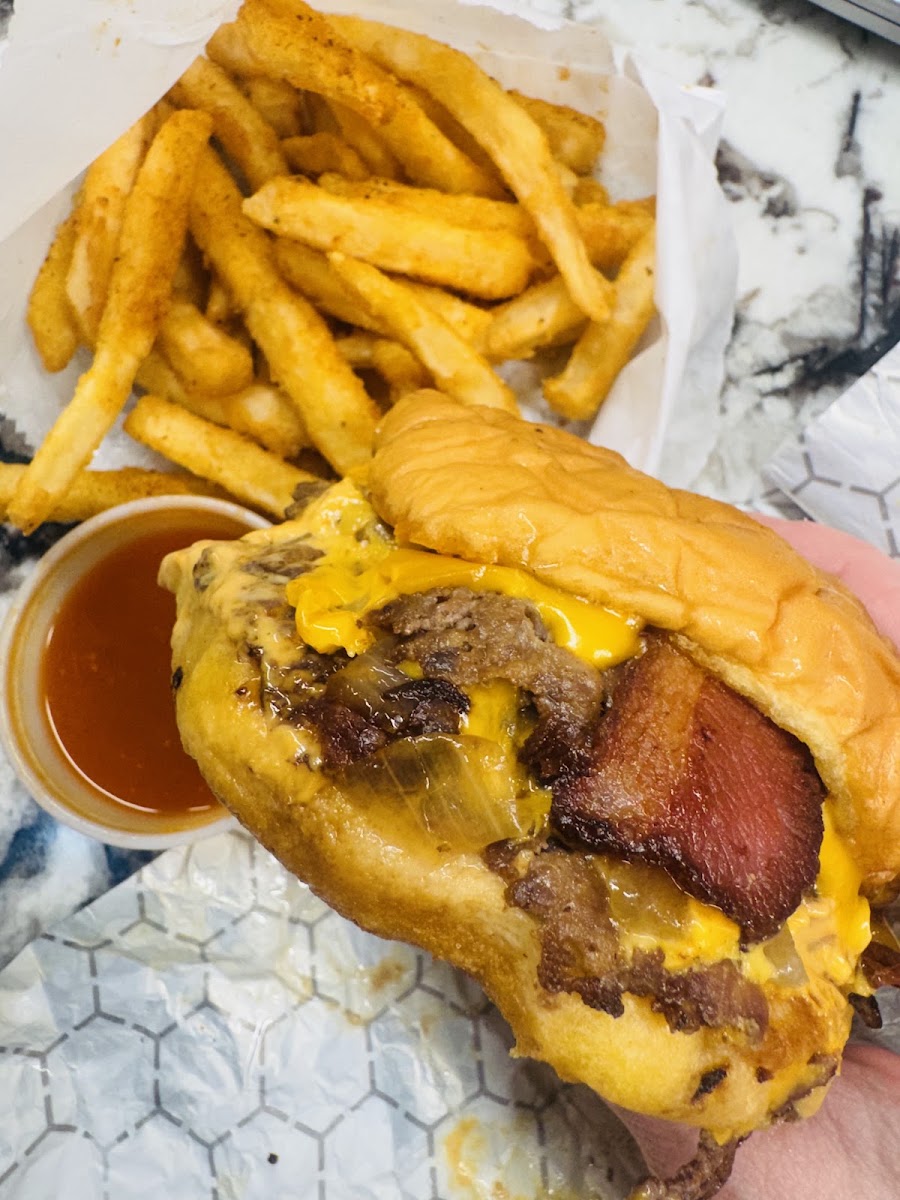Lalos SmashBurgers photo 3