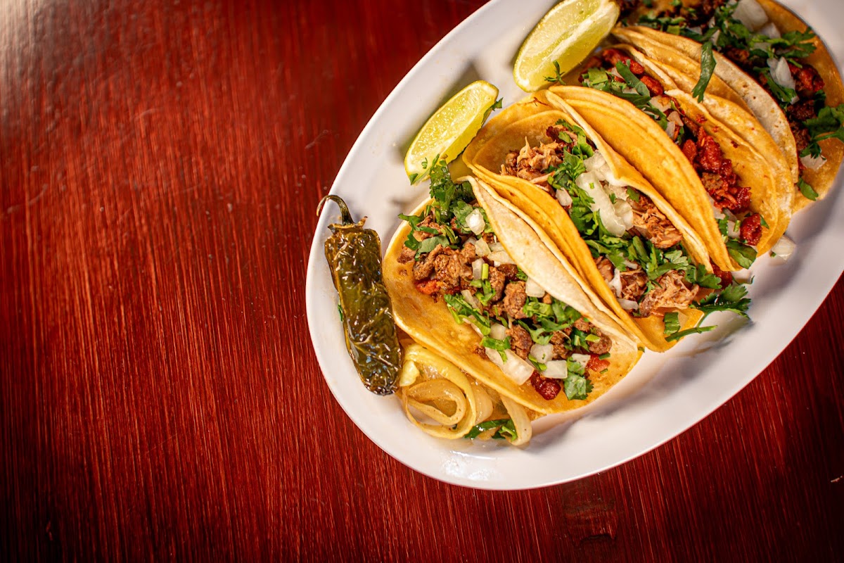 Chivis Tacos photo 2