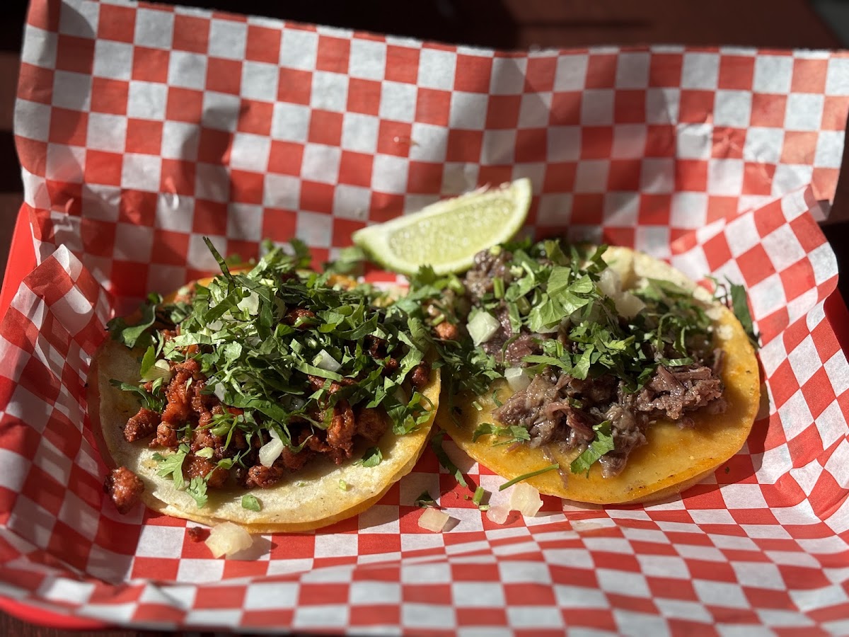 Chivis Tacos photo 3