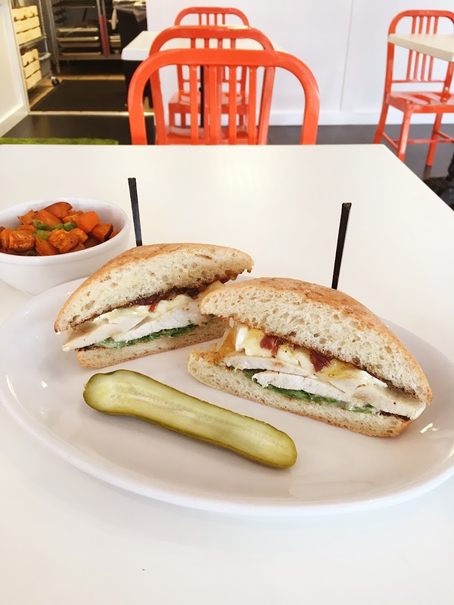 Moxie Eatery photo 2