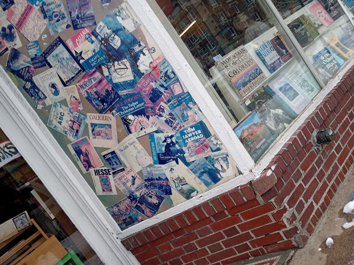 Capitol Hill Books photo 3