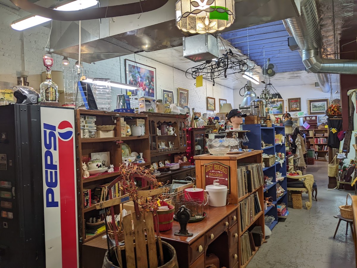 Treasures Outlet photo 3
