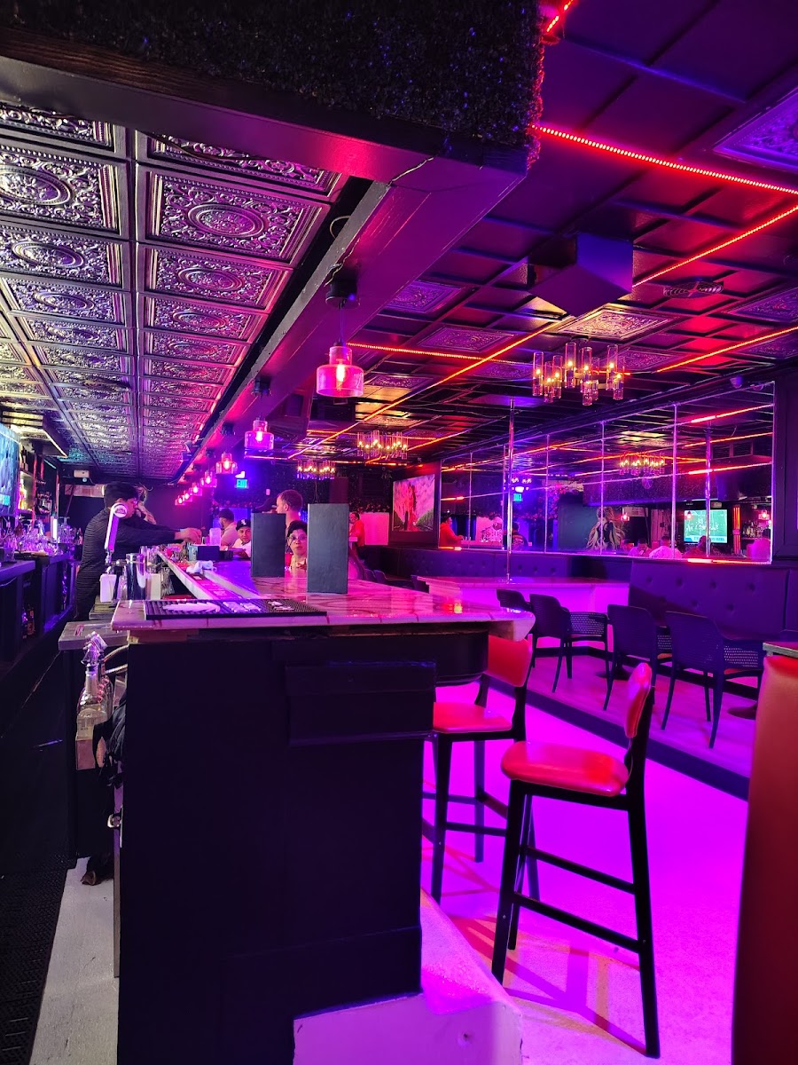 Le Petit Bar photo 2